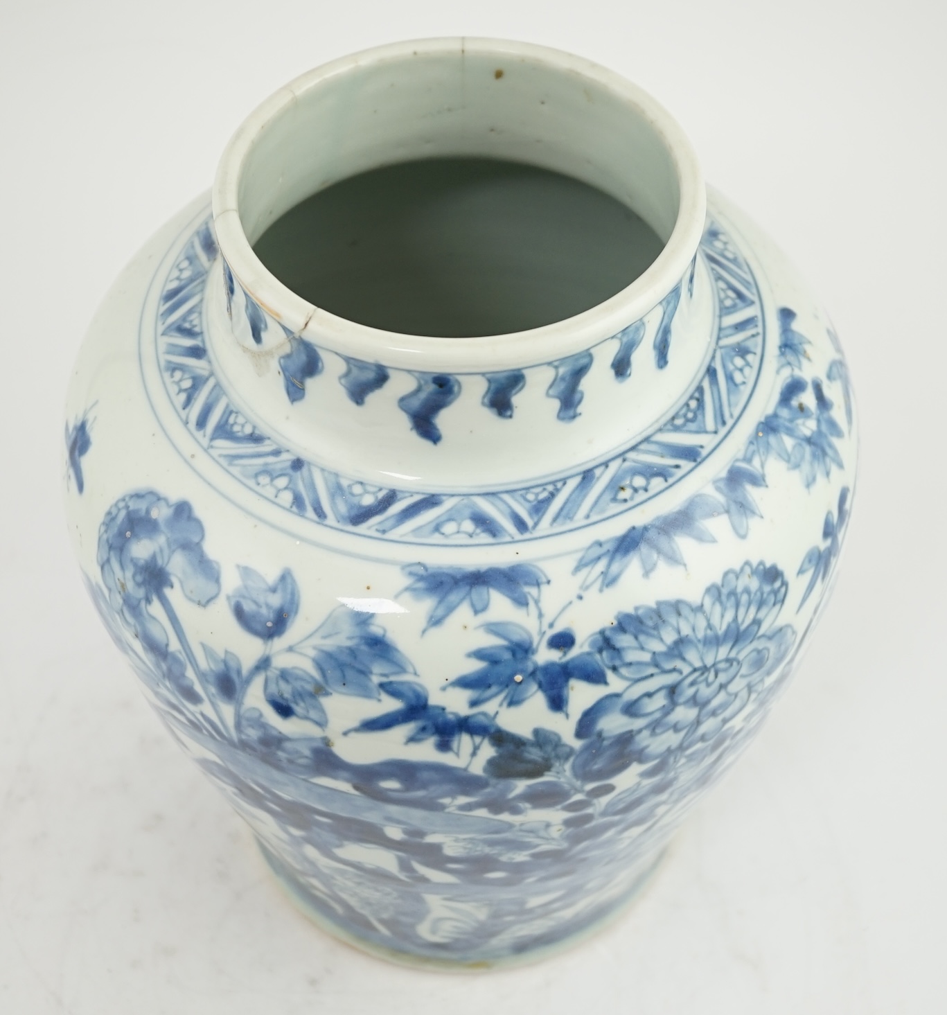 A Chinese blue and white ovoid vase and associated cover, Transitional, Shunzhi period (1644-1661)